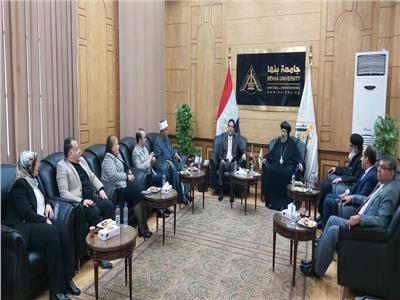 رئيس جامعة بنها خلال استقبال وفد بيت العائلة المصرية 