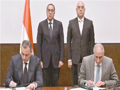 د.مصطفى مدبولى رئيس الوزراء يشهد توقيع عقود تخصيص أراضٍ لإقامة أنشطة عمرانية