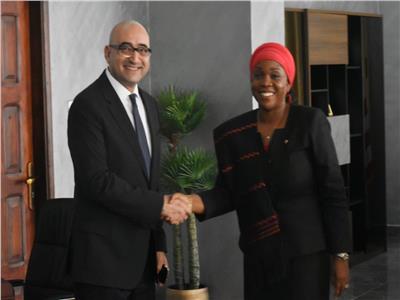 وزيرة خارجية ليبيريا تستقبل السفير أحمد عبد العظيم