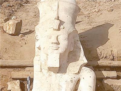 رمسيس وكاتب بسماتيك.. كشفان أثريان مهمان لتابوت فرعوني ببنها وجزء من تمثال الملك بالمنيا