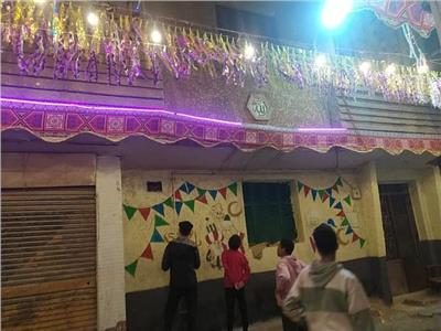 شباب عين شمس يزينون الشوارع احتفالًا بشهر رمضان