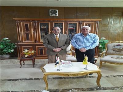 محافظ شمال سيناء يستقبل رئيس الإدارة المركزية لإقليم القناة وسيناء الثقافي