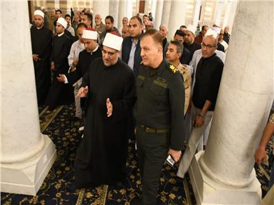وزير الأوقاف يتفقد مسجد السيدة زينب 
