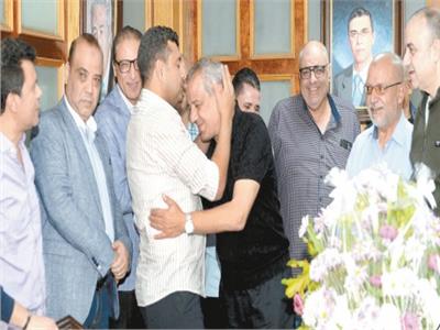 أسرة أخبار اليوم خلال تكريم عمرو الخياط