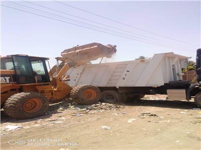 محافظ المنيا يشدد على تكثيف حملات النظافة بالشوارع والميادين