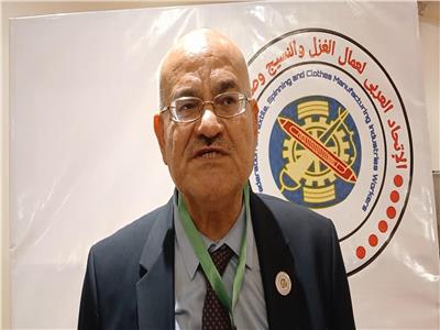  محمود محمد حسن رئيس نقابة العاملين بالغزل والنسيج فى فلسطين