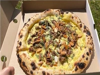 «بيتزا المنسف» تشعل السوشيال ميديا
