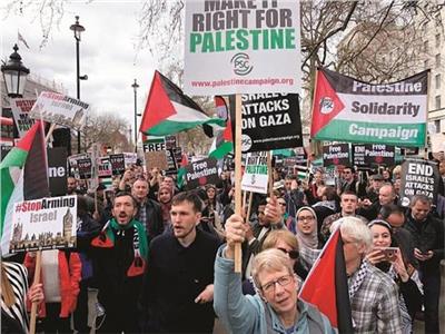 متظاهرون مؤيدون لفلسطين في الغرب