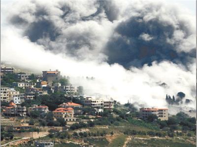تصاعد الدخان الكثيف نتيجة القصف الإسرائيلى على جنوب لبنان