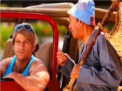 لطفي لبيب وأحمد مكي في فيلم "إتش دبور"