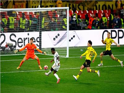 صورة من مباراة ريال مدريد وبورسيا