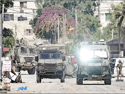 آليات عسكرية إسرائيلية تحاصر مدخل مخيم جنين