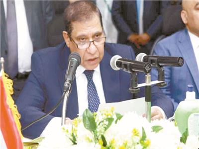المستشار عادل فهيم محمد عزب رئيس مجلس الدولة كرم الموظفين المتميزين