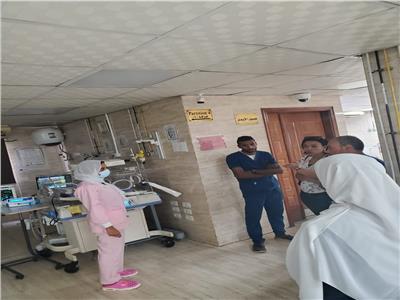 إحالة 12طبيبا و3 ممرضين للتحقيق لغيابهم عن العمل بمستشفى سوهاج