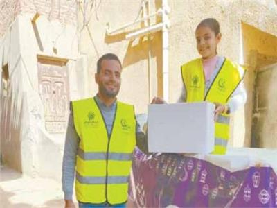 حتى الأطفال يشاركون بأعمال الخير