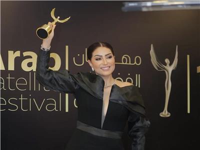 وفاء عامر