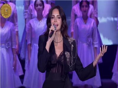 الفنانة آمال ماهر