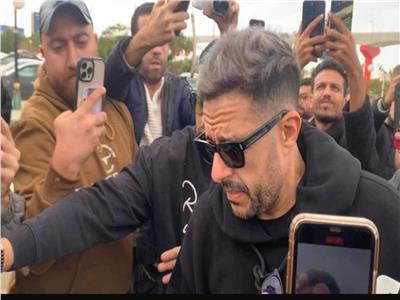 وصول محمد حماقي جنازة الملحن محمد رحيم بمسجد الشرطة  