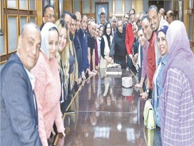  احتفلت أسرة «أخبار اليوم» أمس بالكاتب الصحفى عمرو الخياط