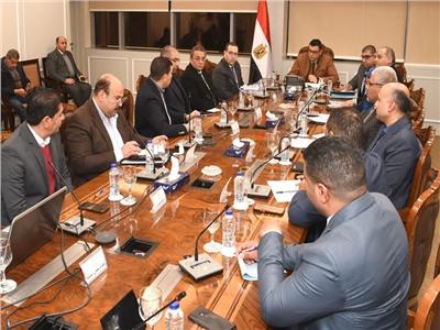 المهندس شريف الشربيني، وزير الإسكان والمرافق والمجتمعات العمرانية خلال الاجتماع