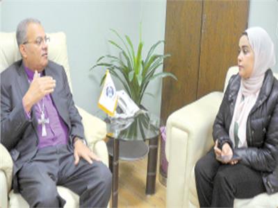 القس د. أندريه زكى خلال حديثه مع محررة «الأخبار»