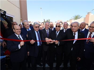 وزير العدل يفتتح مجمع خدمات الشهر العقاري بالغردقة
