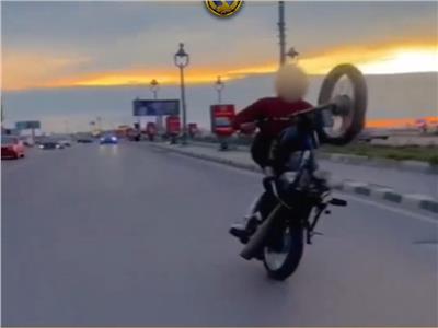 القبض على قائدي دراجات نارية 