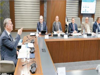 وزير البترول: نستهدف مواقع حيوية لمحطات تموين السيارات بالغاز