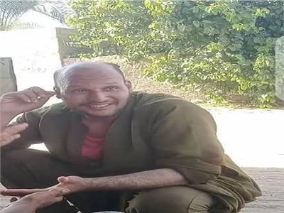 الشاب يدعى حسن