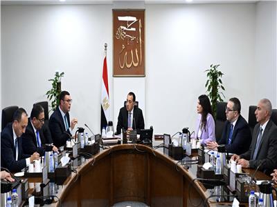 الدكتور مصطفى مدبولي يعقداجتماعاً لمتابعة عدد من المشروعات الحالية 