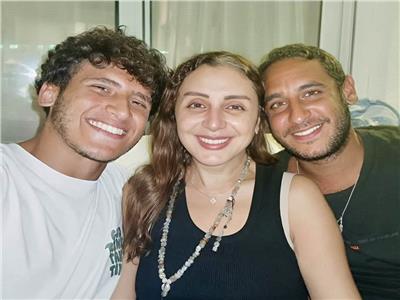 أنغام مع أبنائها