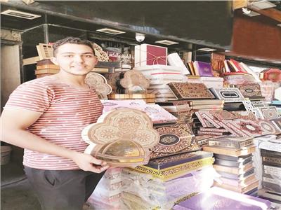 من 5 آلاف إلى 100 جنيه.. والحكومة تطرحها بالتقسيط| «حلاوة المولد» في يد الجميع