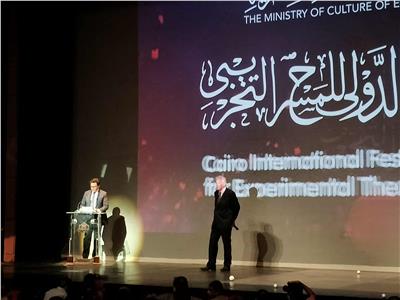 وزير الثقافة اثناء افتتاح مهرجان القاهرة الدولي للمسرح التجريبي