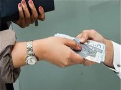 الزوج والزوجة في الأمور المالية