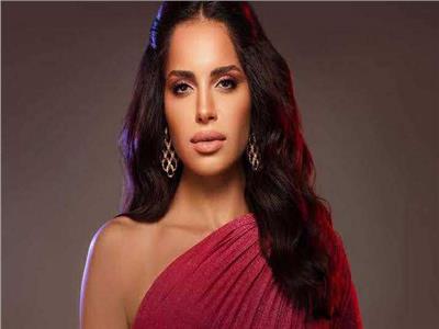 الفنانة آمال ماهر