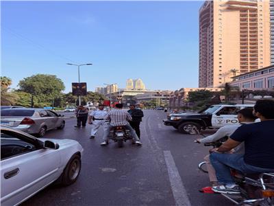 حملات مكبرة بمنطقة بولاق أبو العلا لضبط الخارجين على القانون