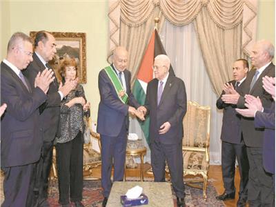 أعلى وسام فلسطينى لـ«أبو الغيط»