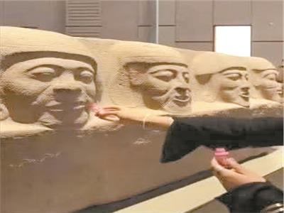 آثار المتحف الكبير.. ممنوع اللمس