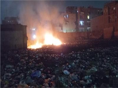 حريق اندلع داخل قطعة أرض