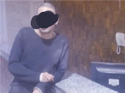 الشاب