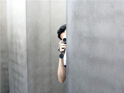 كاميرا الموبايل تحولت إلى سلاح مدمر.. انتهاك الخصوصيـة جريمة ضحيتها حياة إنسان