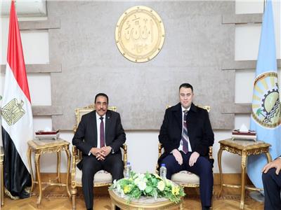 رئيس هيئة المحطات النووية خلال لقائه محافظ مطروح 