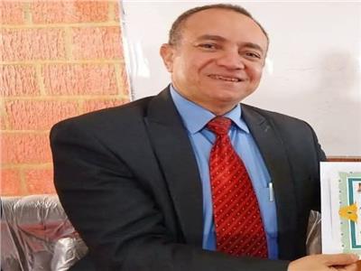 الدكتور ياسر محمود سيد رئيس مركز ومدينة الداخلة