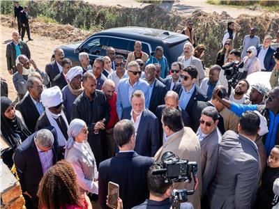 محافظ البنك المركزي المصري وعلاء فاروق وزير الزراعة بجولة تفقدية بعدد من قرى محافظة أسوان