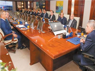 الفريق ربيع: مؤشرات إيجابية لتعافى حركة الملاحة بالقناة