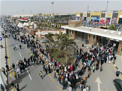 زوار معرض القاهرة الدولي للكتاب 2026