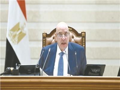مطالب بتقرير دورى عن أوجه صرف المنح