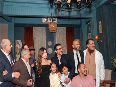 أبطال مسلسل بابا وماما جيران