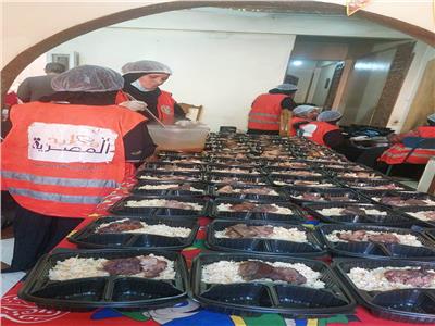 القومي للمرأة بأسوان ينظم أمسيات توعوية ويوزع 1050 وجبة