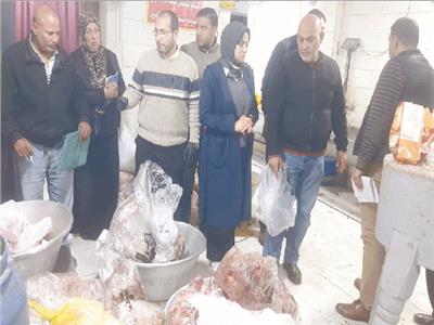 ضبط  ١٢ طن لحوم ورنجة غير صالحة بالغربية والقليوبية